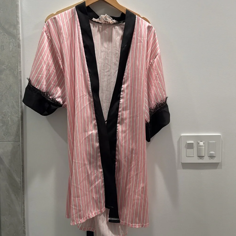 Victoria Secret Robe - Picture 2 of 3